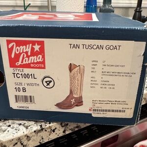Tony Lama tan square toe women’s boots